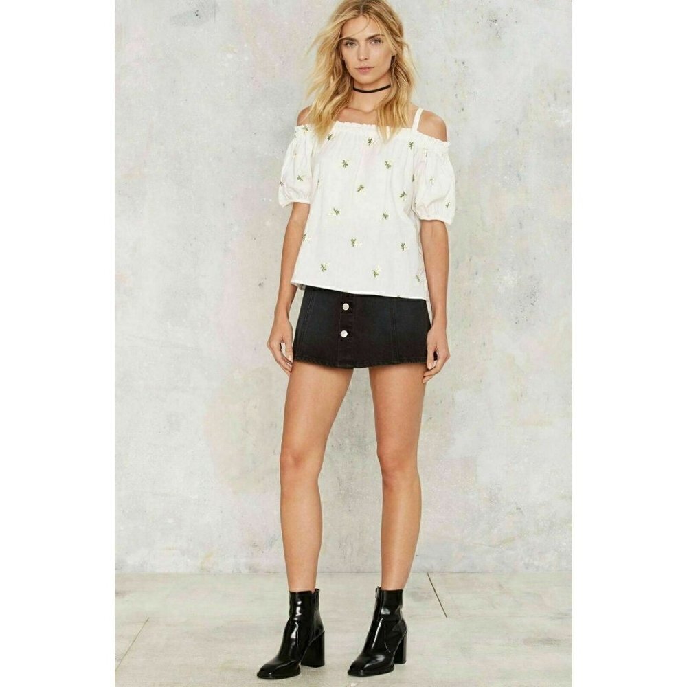 Nasty Gal Pursue Ivory Daisy embroidery Top OS - Picture 2 of 5